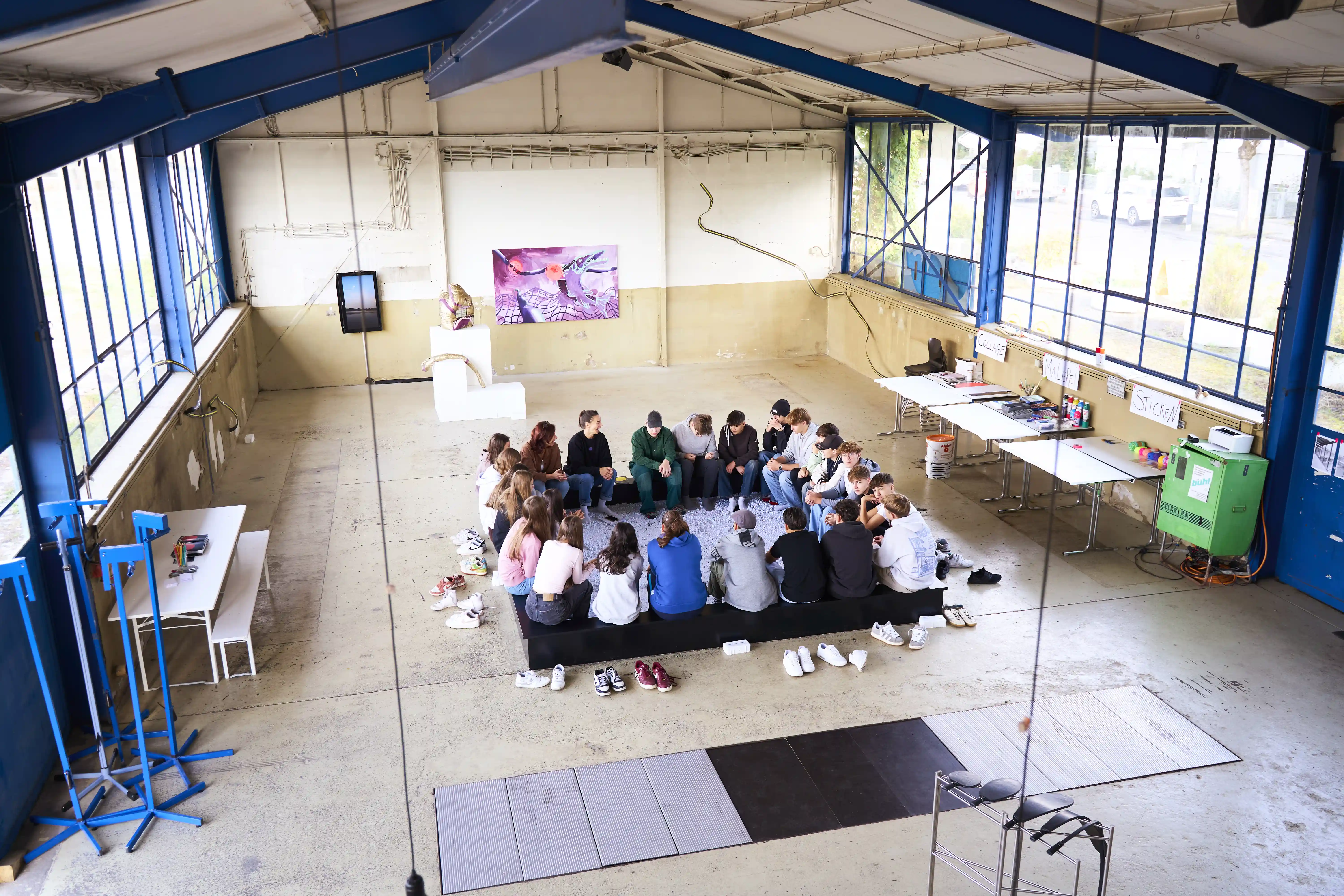 9. Klasse der Gerhard-Thielcke-Realschule im workshop Botschaften an die Zukunft, KFZ, 2024